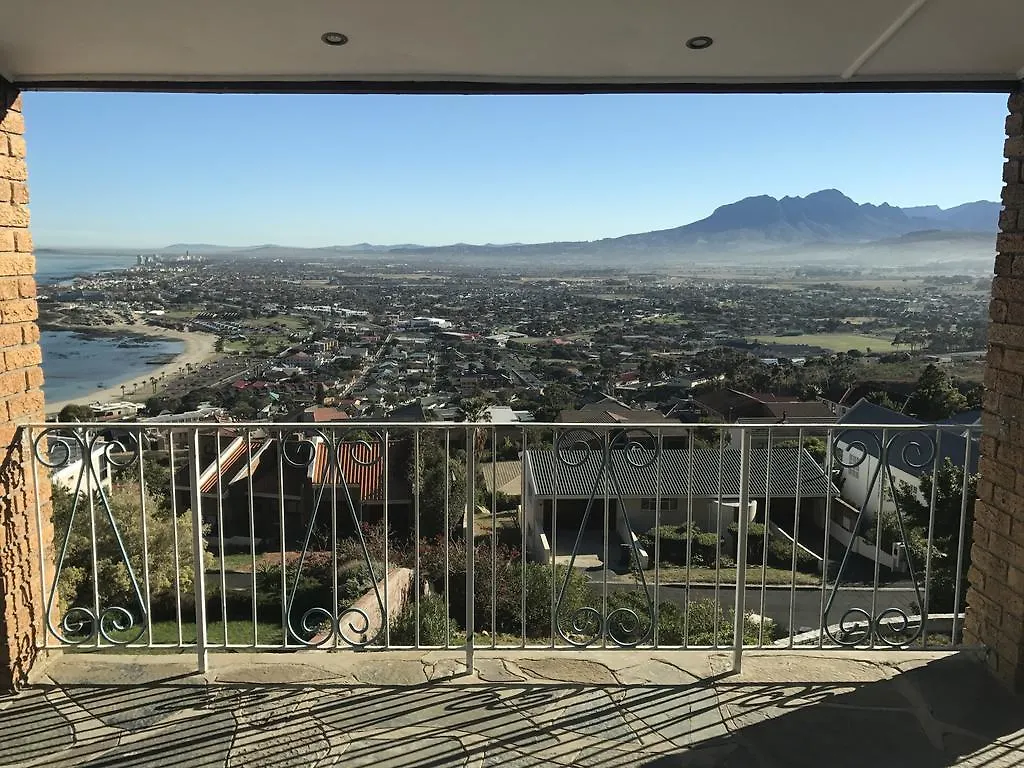 Guest house Cloud No 9 Guesthouse Gordons Bay